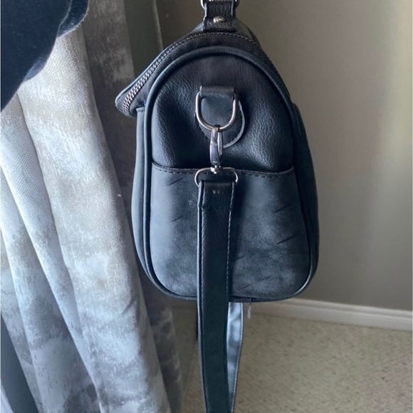 GUESS handbag crossbody/ top handle - Picture 3 of 6